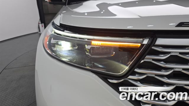 Ford Explorer 2022 — photo 8