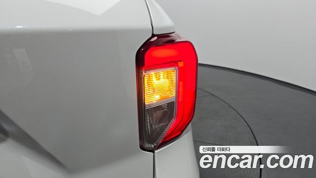 Ford Explorer 2022 — photo 9