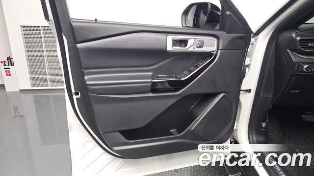 Ford Explorer 2022 — photo 14