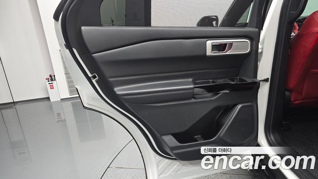 Ford Explorer 2022 — photo 15