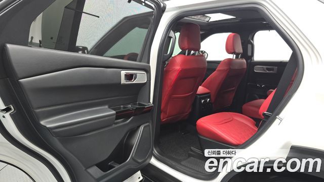 Ford Explorer 2022 — photo 16