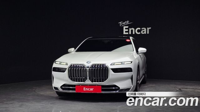 BMW 7-Series 2023 — photo 3