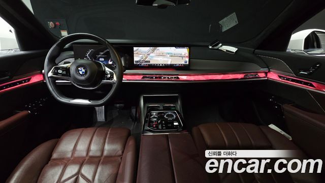 BMW 7-Series 2023 — photo 10