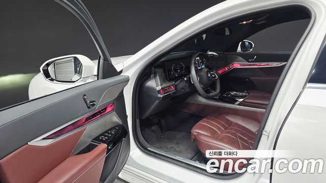 BMW 7-Series 2023 — photo 13