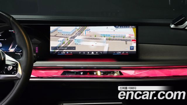 BMW 7-Series 2023 — photo 18