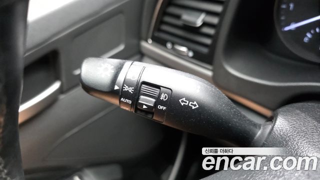 Hyundai AVANTE 2017 — photo 13