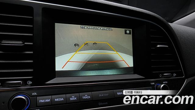 Hyundai AVANTE 2017 — photo 15