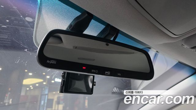 Hyundai AVANTE 2017 — photo 18