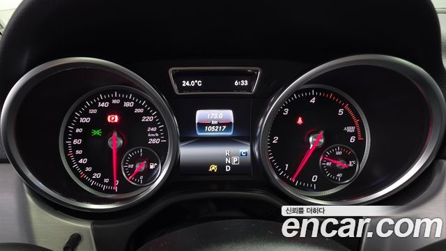 Mercedes-Benz GLE-Class 2018 — photo 11