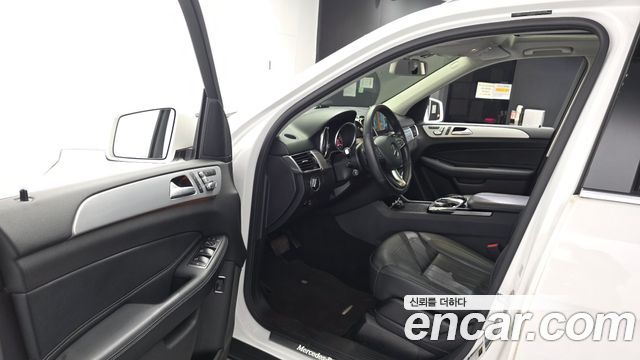 Mercedes-Benz GLE-Class 2018 — photo 13