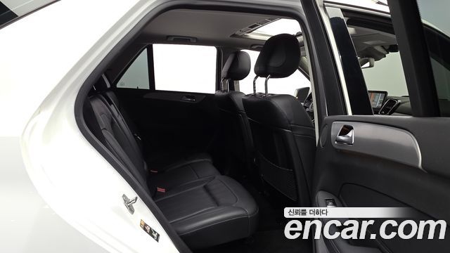 Mercedes-Benz GLE-Class 2018 — photo 17
