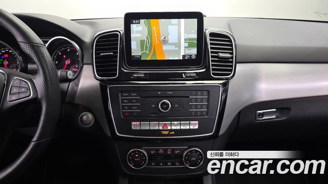 Mercedes-Benz GLE-Class 2018 — photo 21