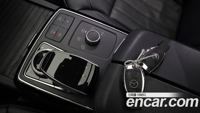 Mercedes-Benz GLE-Class 2018 — photo 22