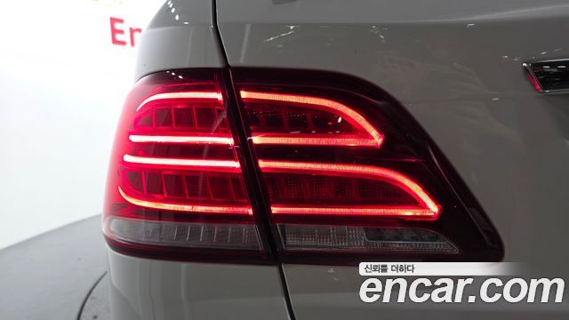 Mercedes-Benz GLE-Class 2018 — photo 9