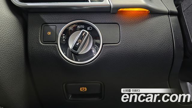 Mercedes-Benz GLE-Class 2018 — photo 28