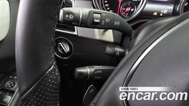 Mercedes-Benz GLE-Class 2018 — photo 30