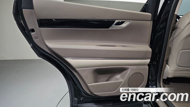 Genesis GV80 2023 — photo 15