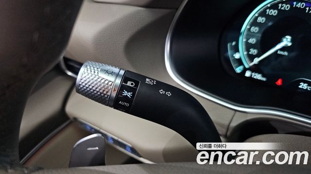 Genesis GV80 2023 — photo 30