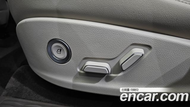 Genesis GV80 2023 — photo 32