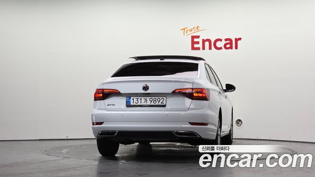 Volkswagen Jetta 2021 — photo 4