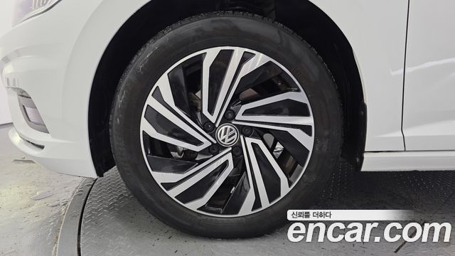 Volkswagen Jetta 2021 — photo 5