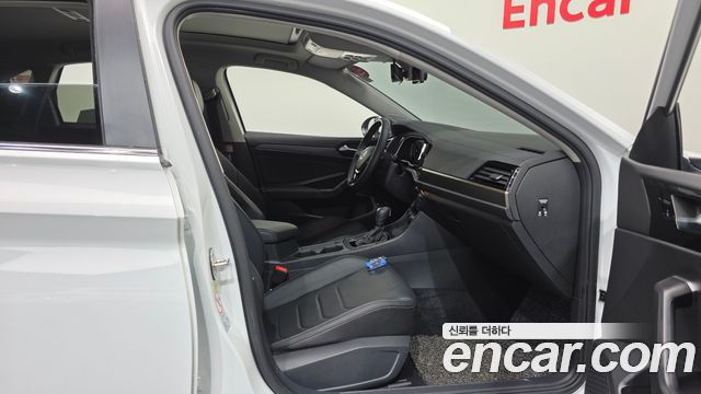 Volkswagen Jetta 2021 — photo 10