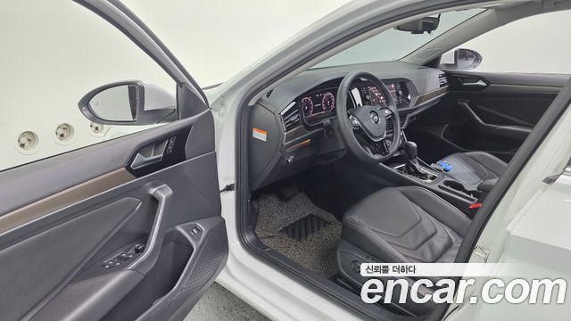 Volkswagen Jetta 2021 — photo 12