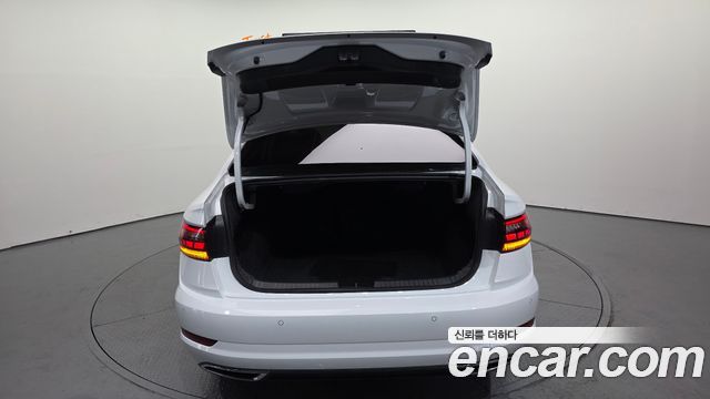 Volkswagen Jetta 2021 — photo 20