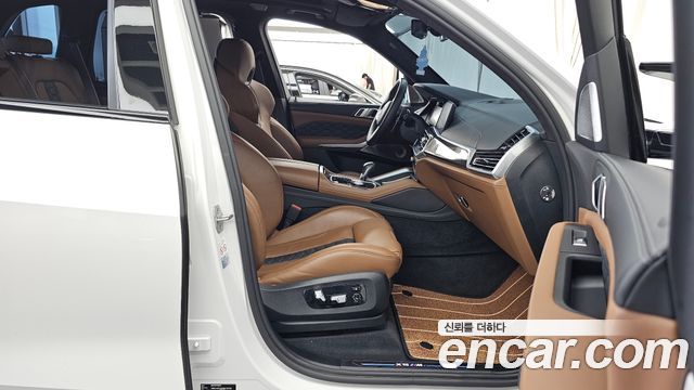 BMW X5M 2021 — photo 17