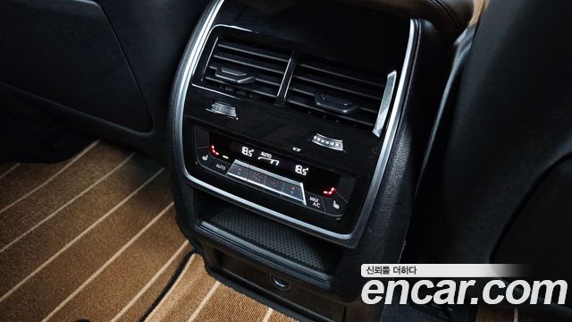 BMW X5M 2021 — photo 25