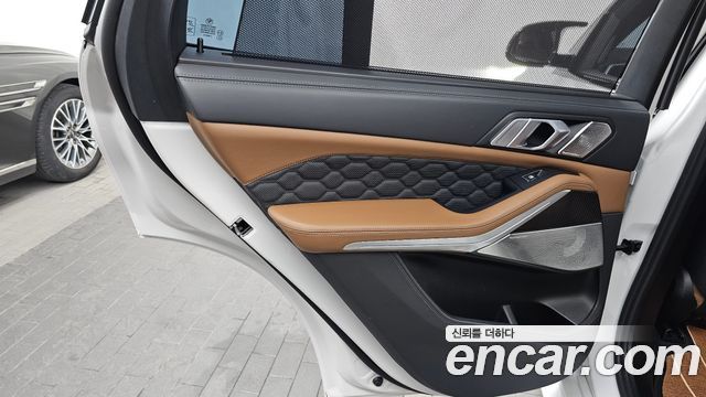 BMW X5M 2021 — photo 15