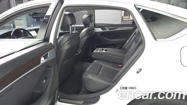 Genesis G80 2017 — photo 11