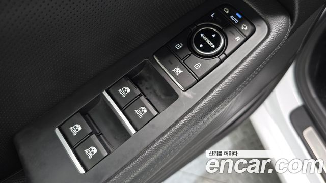 Genesis G80 2017 — photo 14