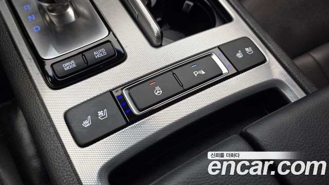 Genesis G80 2017 — photo 18