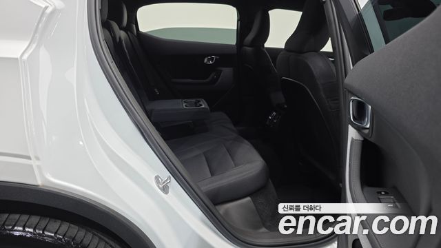 Polestar Polestar 2 2023 — photo 18