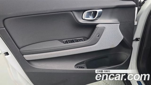 Polestar Polestar 2 2023 — photo 14