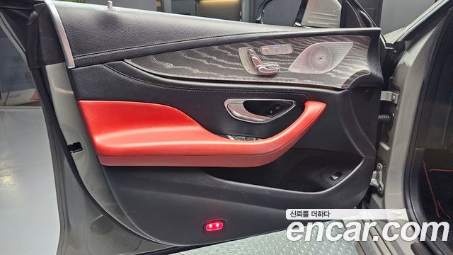 Mercedes-Benz CLS-Class 2020 — photo 14