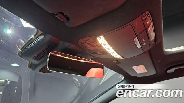 Mercedes-Benz CLS-Class 2020 — photo 30