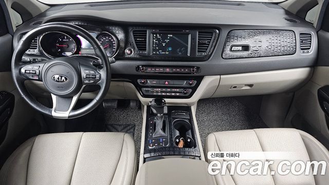 Kia Canival 2016 — photo 7