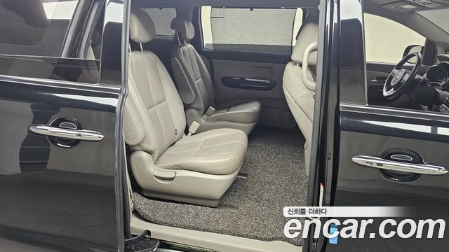 Kia Canival 2016 — photo 12