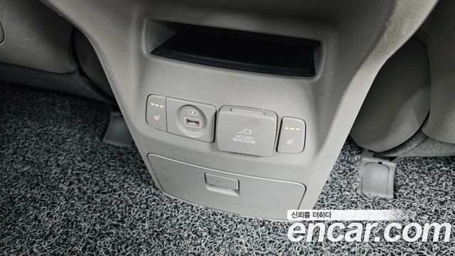 Kia Canival 2016 — photo 19
