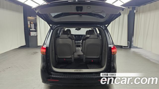 Kia Canival 2016 — photo 20