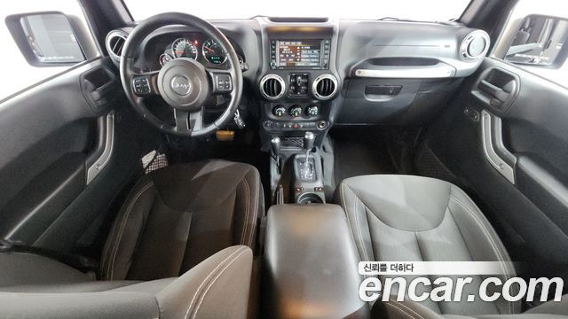 Jeep Wrangler 2016 — photo 10