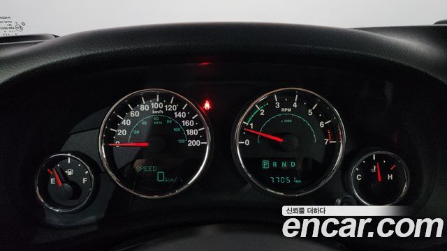 Jeep Wrangler 2016 — photo 11