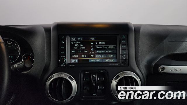Jeep Wrangler 2016 — photo 18