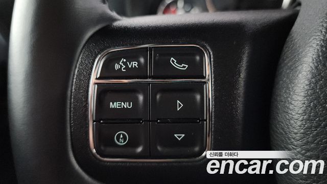 Jeep Wrangler 2016 — photo 22