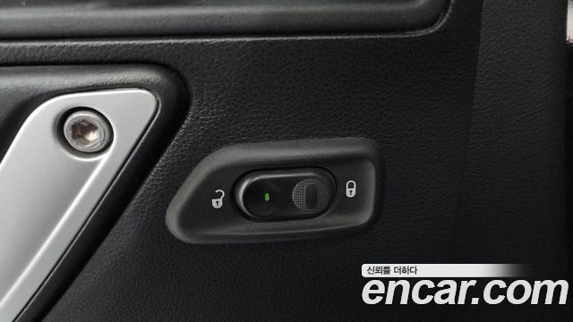 Jeep Wrangler 2016 — photo 24