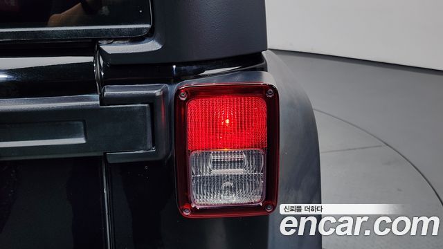 Jeep Wrangler 2016 — photo 9