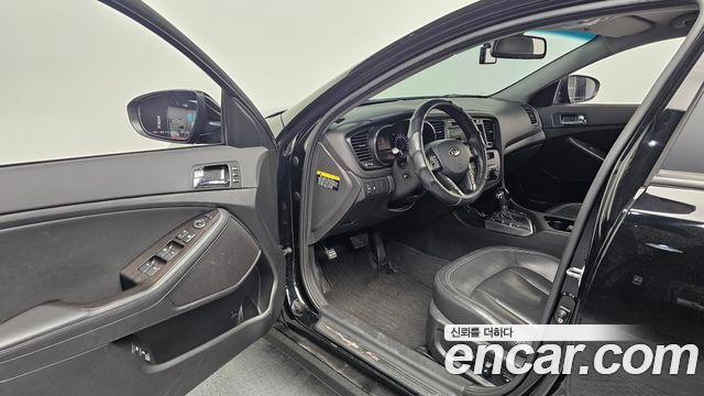 Kia K5 2011 — photo 10