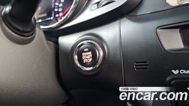 Kia K5 2011 — photo 17